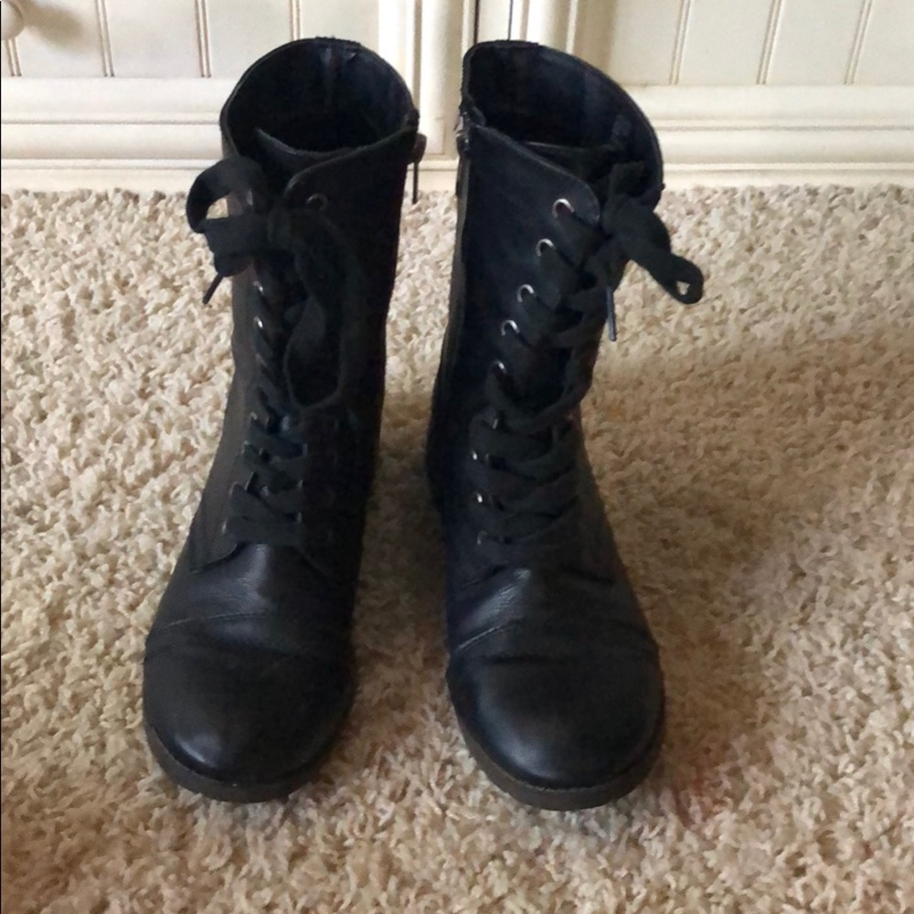 Boots - Picture 2 of 4